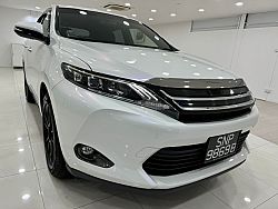 Toyota Harrier 2.0 Sunroof 2016 White Rear Entertainment